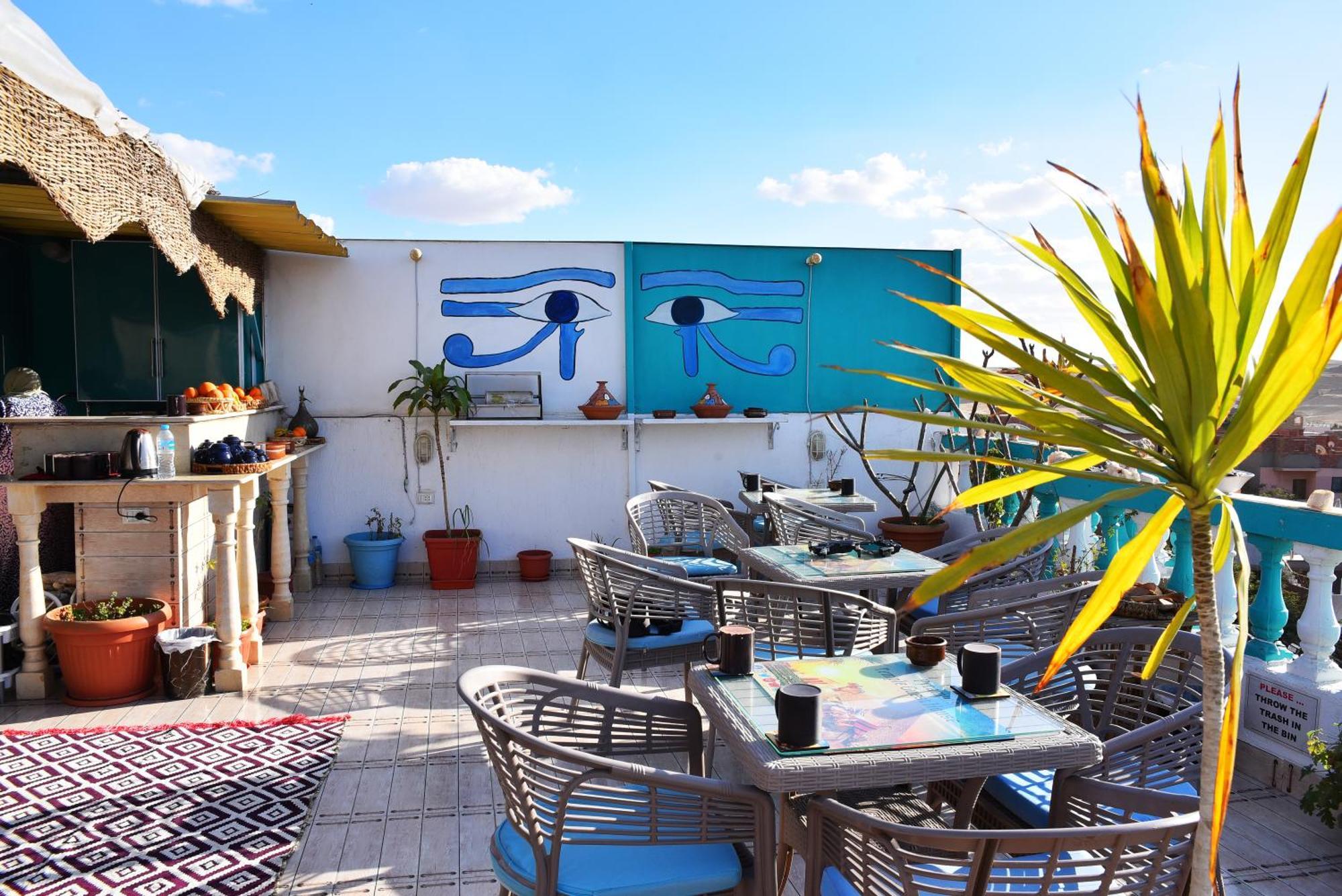 Pyramids Temple Guest House Kafrat al Jabal Экстерьер фото